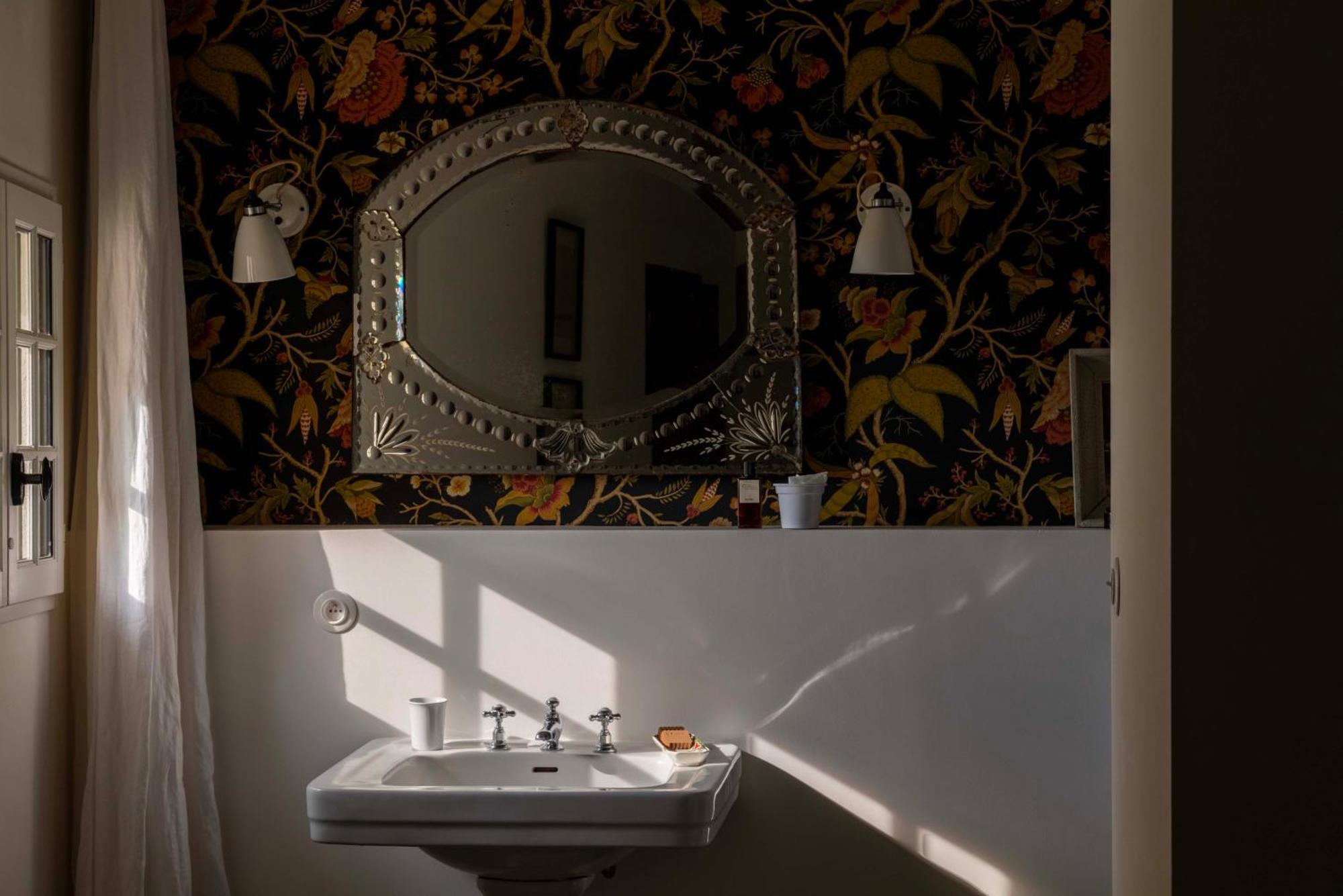 La Perroya Hotel Visan Luaran gambar